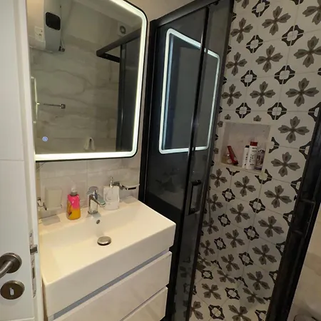 Kompleksi Fishta Apartamento *